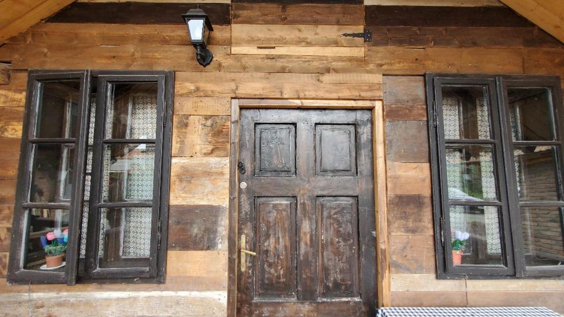 Casa Rustic Feher & Fekete Vendeghazak Sovata Ngoại thất bức ảnh