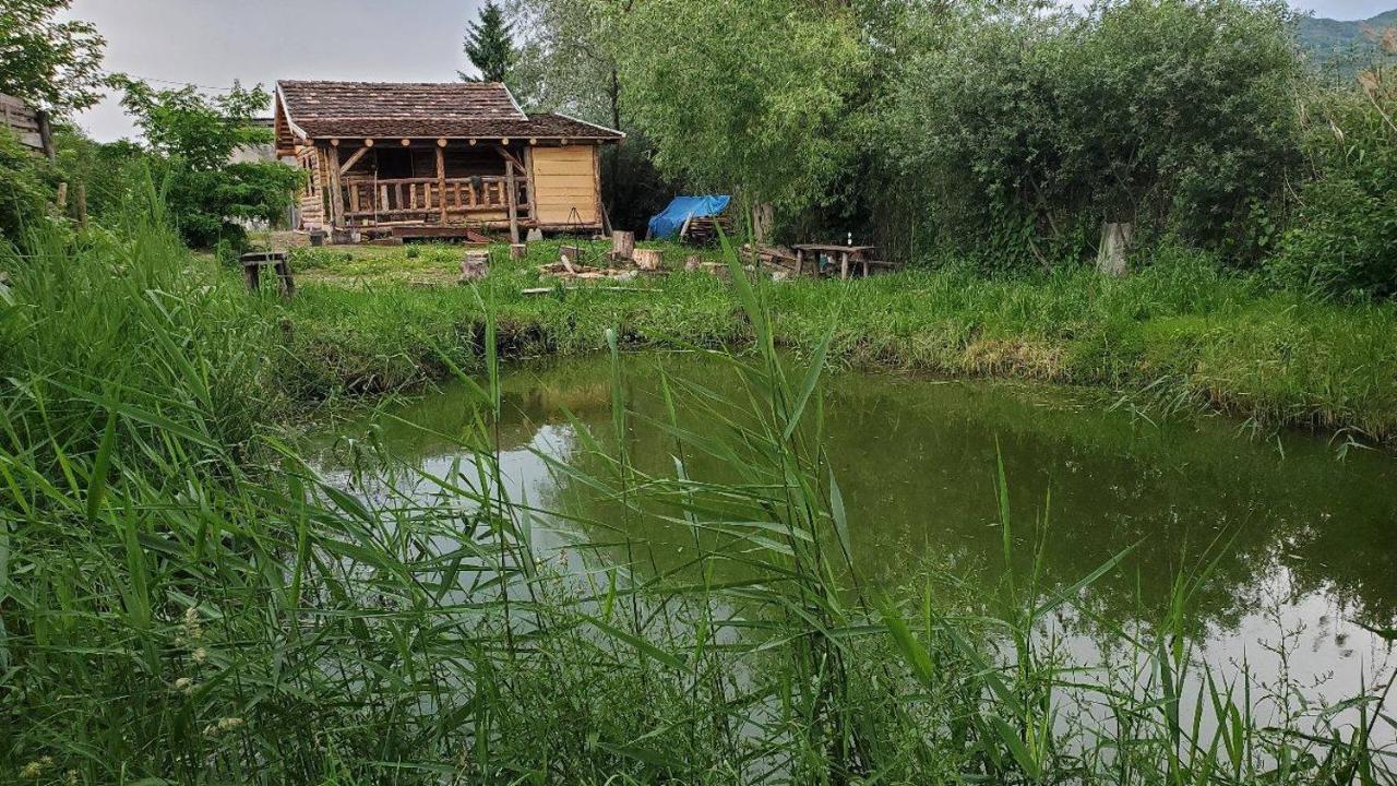 Casa Rustic Feher & Fekete Vendeghazak Sovata Ngoại thất bức ảnh