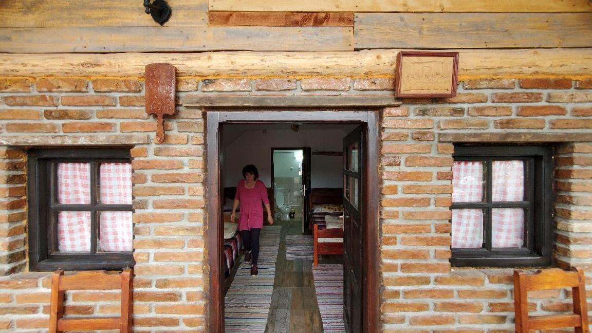 Casa Rustic Feher & Fekete Vendeghazak Sovata Ngoại thất bức ảnh