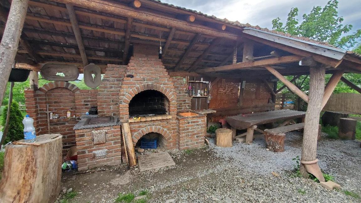 Casa Rustic Feher & Fekete Vendeghazak Sovata Ngoại thất bức ảnh
