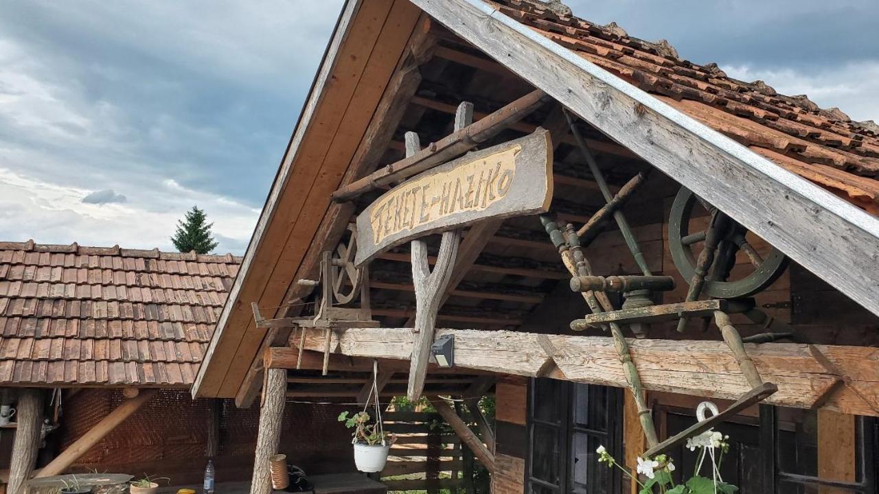 Casa Rustic Feher & Fekete Vendeghazak Sovata Ngoại thất bức ảnh