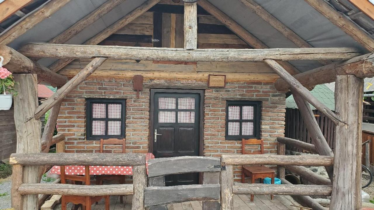 Casa Rustic Feher & Fekete Vendeghazak Sovata Ngoại thất bức ảnh