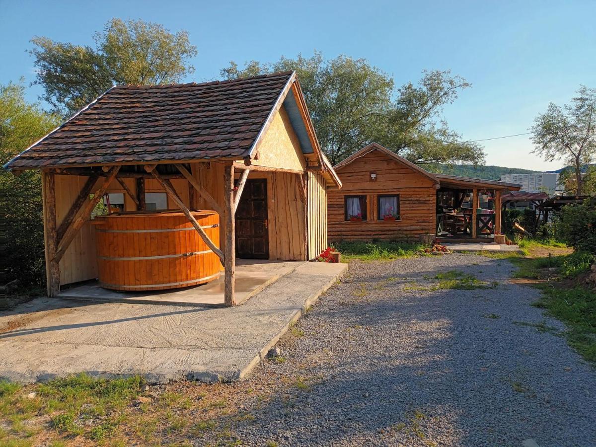 Casa Rustic Feher & Fekete Vendeghazak Sovata Ngoại thất bức ảnh